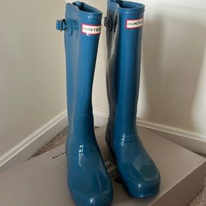 Hunter boots (wide calf); size 7; blue